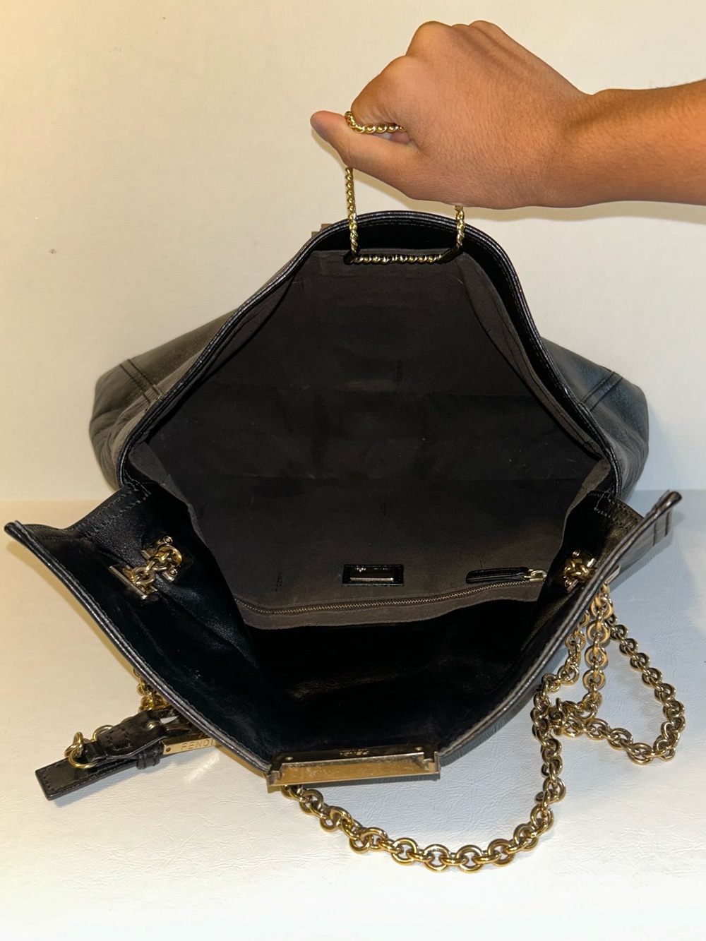 Fendi Black Calfskin Leather Chain-Handle Crossbody Shoulder Baguette Flap Bag - Picture 2 of 6